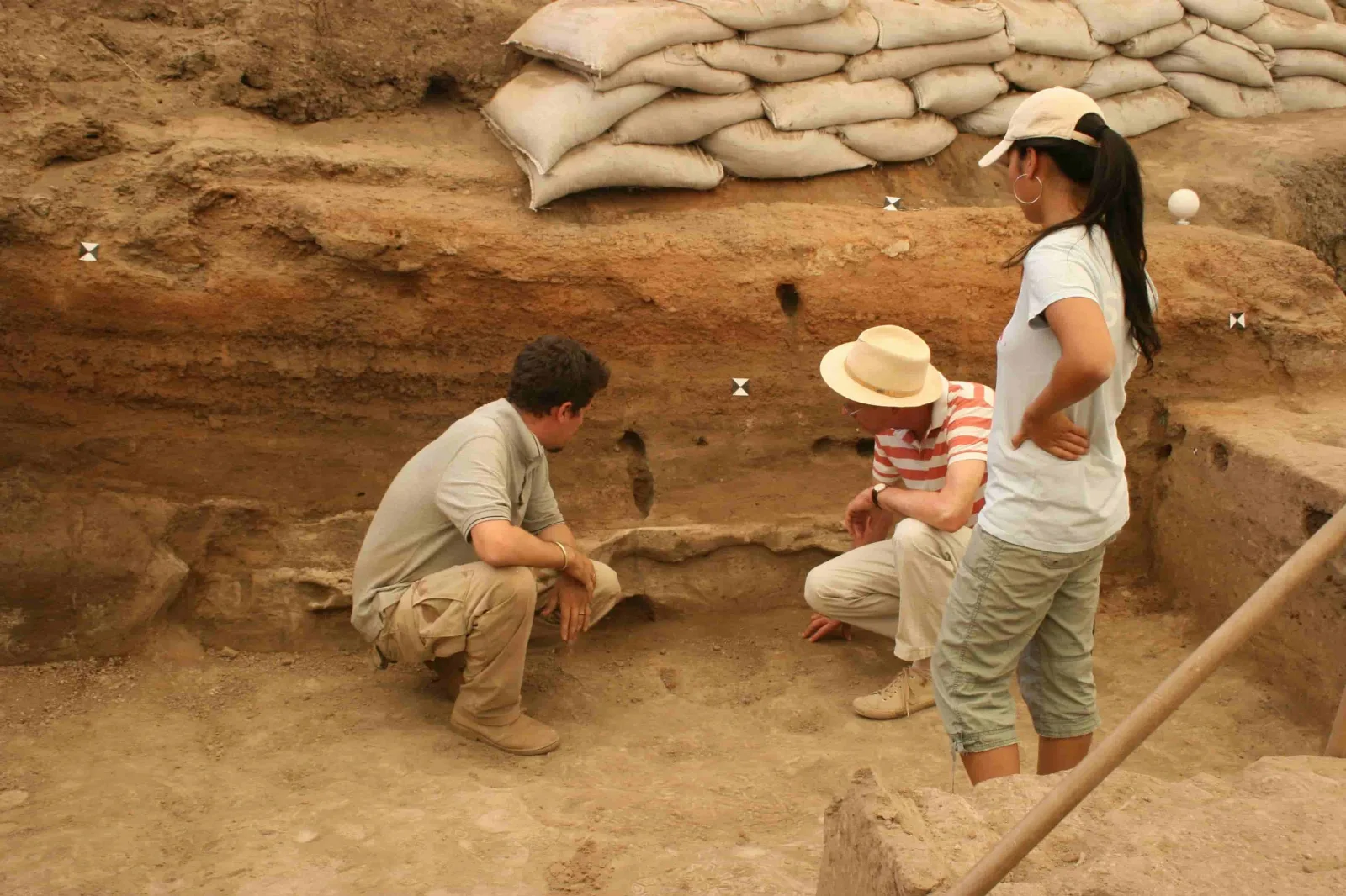 Descubriendo la historia a través de la arqueología moderna.