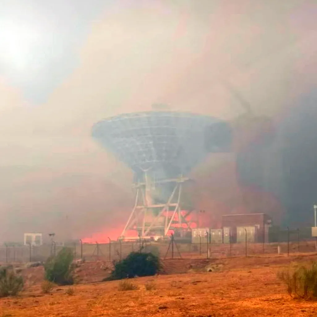 Incendio forestal cerca de estaciones de seguimiento espacial en las afueras de Madrid