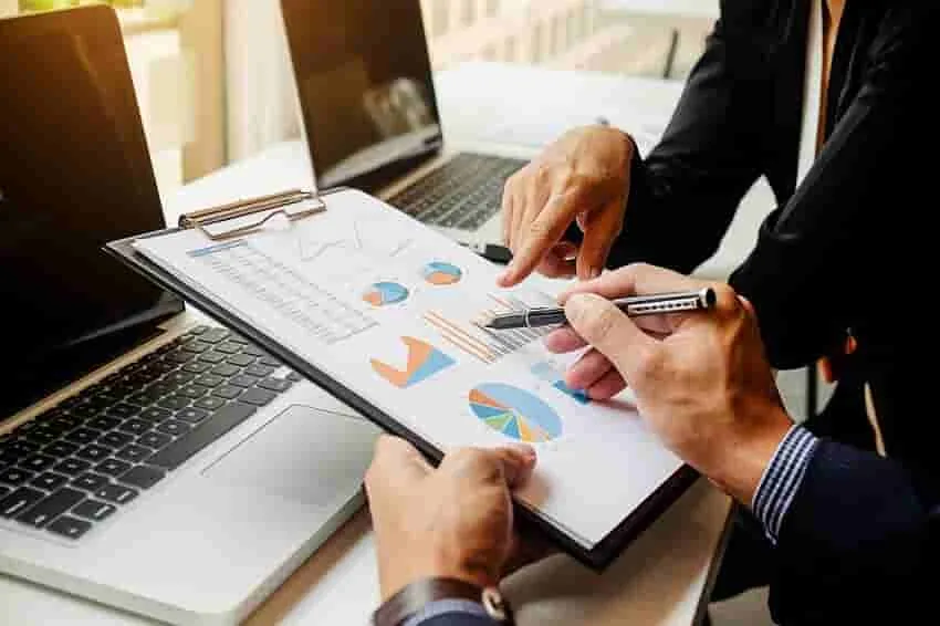 Por qué estudiar una carrera de finanzas: oportunidades laborales, habilidades técnicas y remuneración competitiva